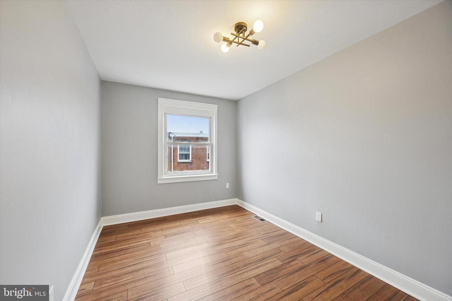 7046 Radbourne Road photo 9