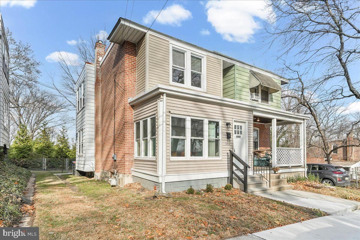 1024 E 18th Street photo 2