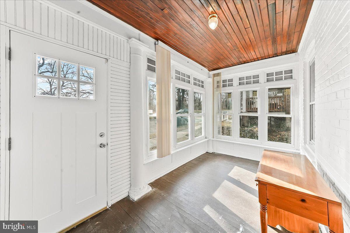 1024 E 18th Street photo 4
