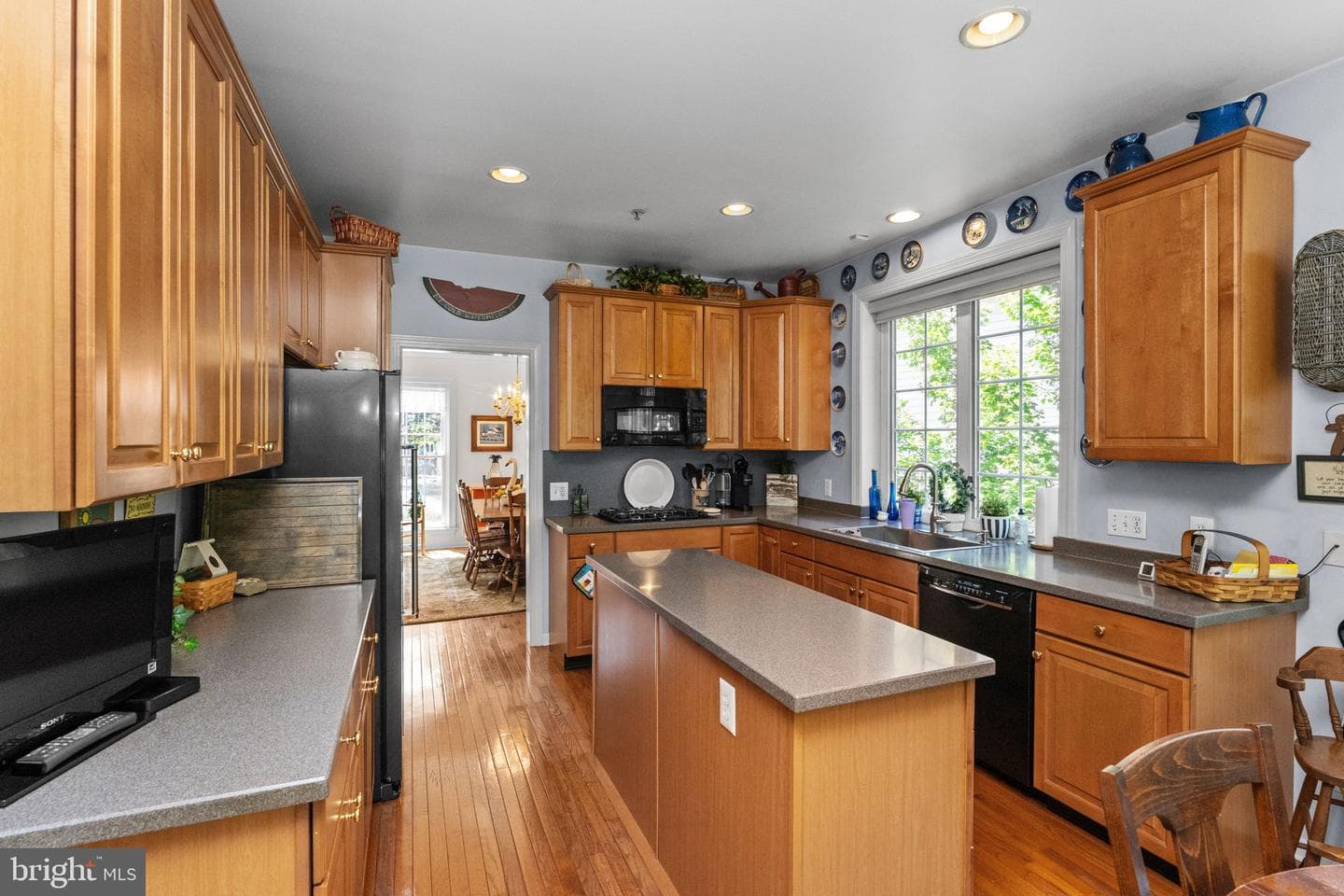 121 Camelot Lane photo 8