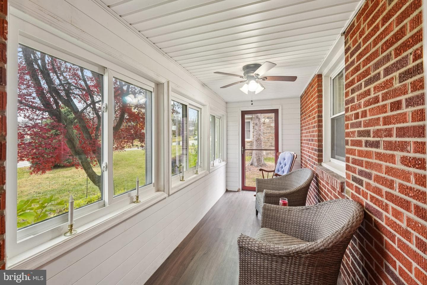 203 S Oak Avenue photo 3