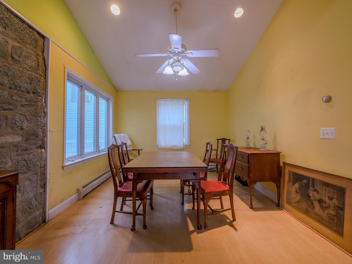 328 Hillside Avenue photo 18