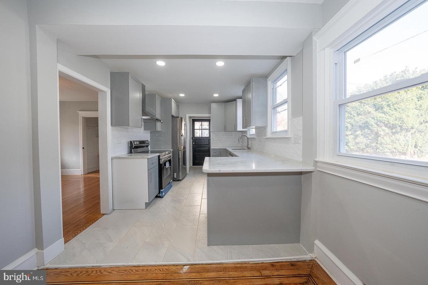 1029 Belfield Avenue photo 24