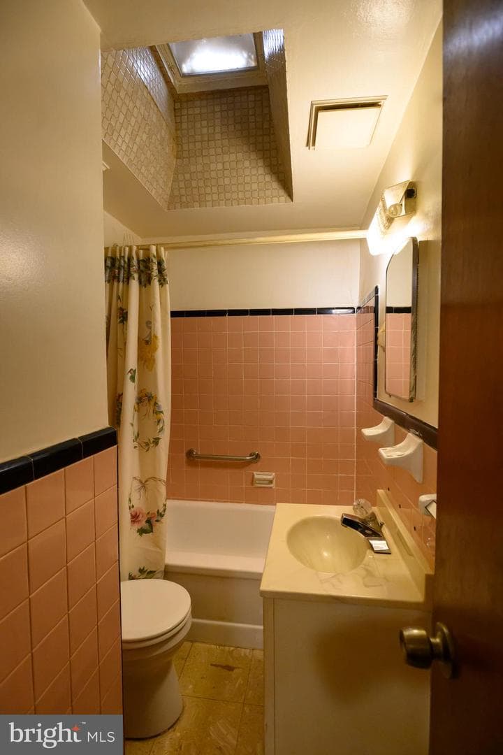 127 Sherbrook Boulevard photo 17