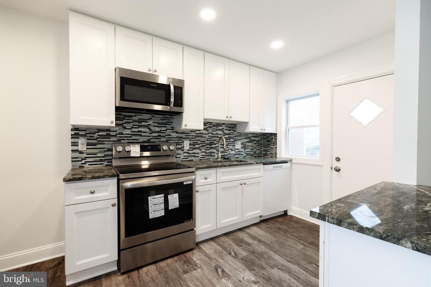 711 Yeadon Avenue photo 10