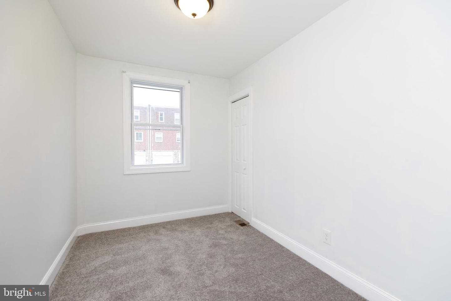 711 Yeadon Avenue photo 22
