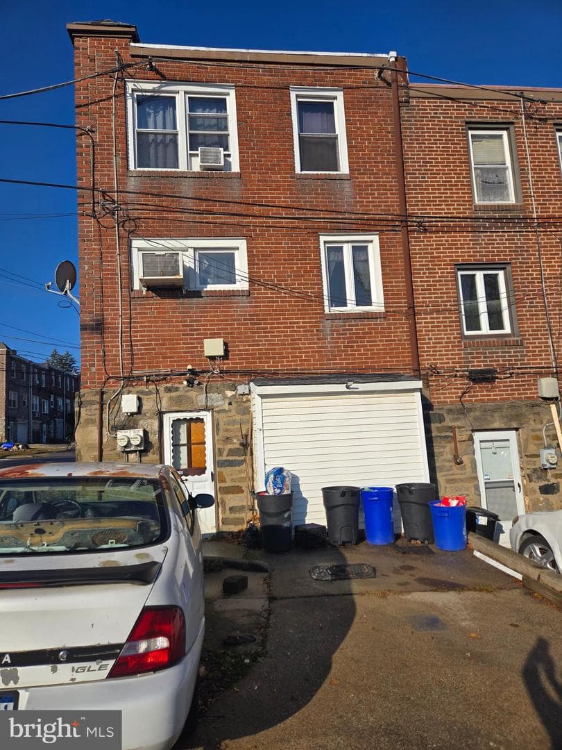 201 Saint Laurence Road photo 3