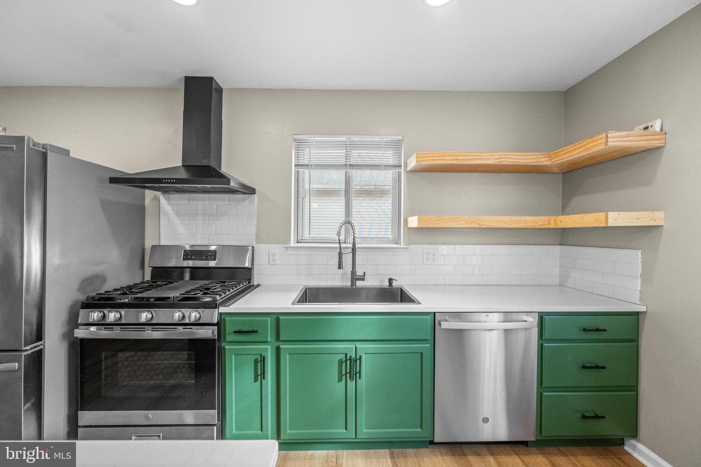 205 W Rodgers Street photo 3