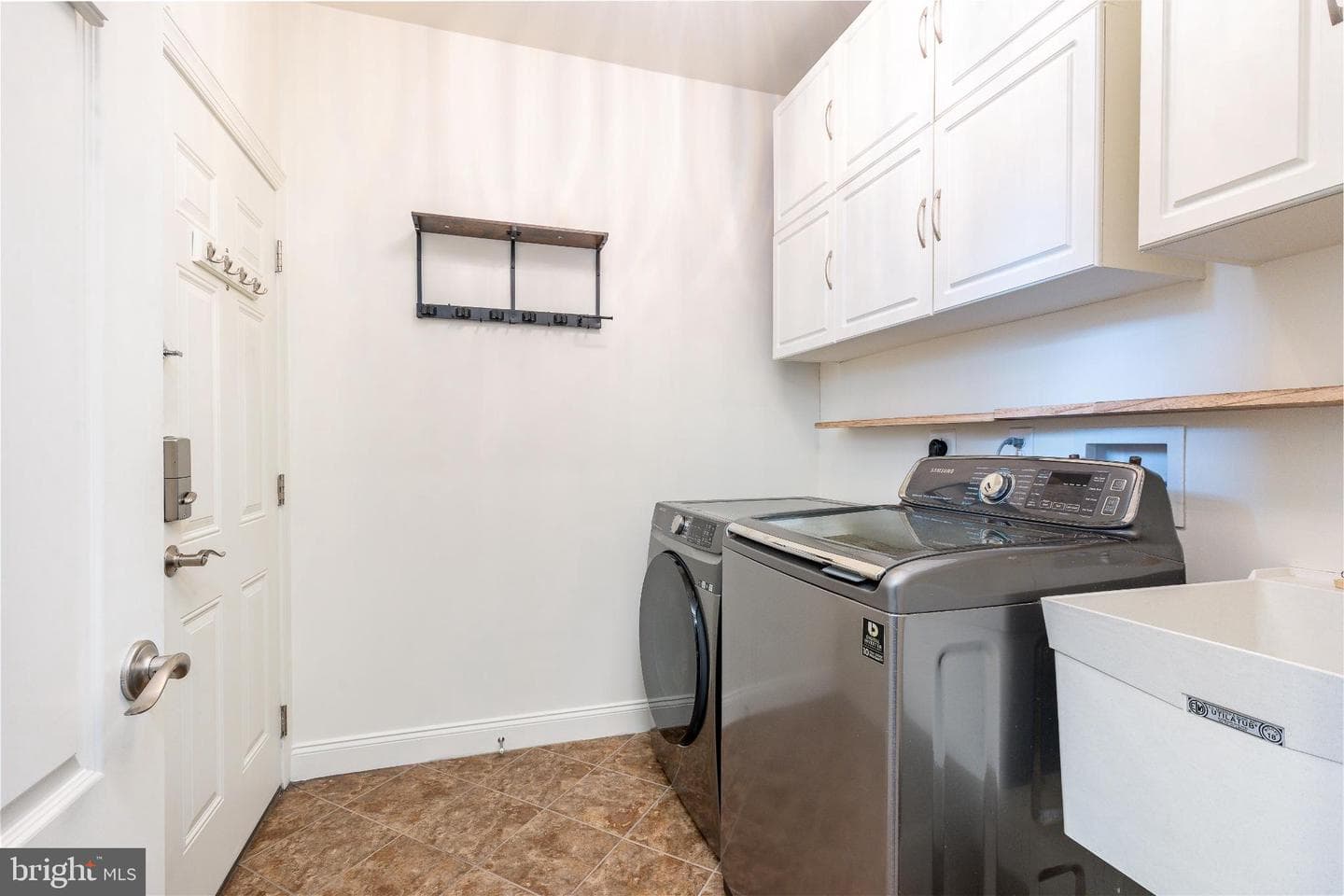 3711 Liseter Gdns photo 39