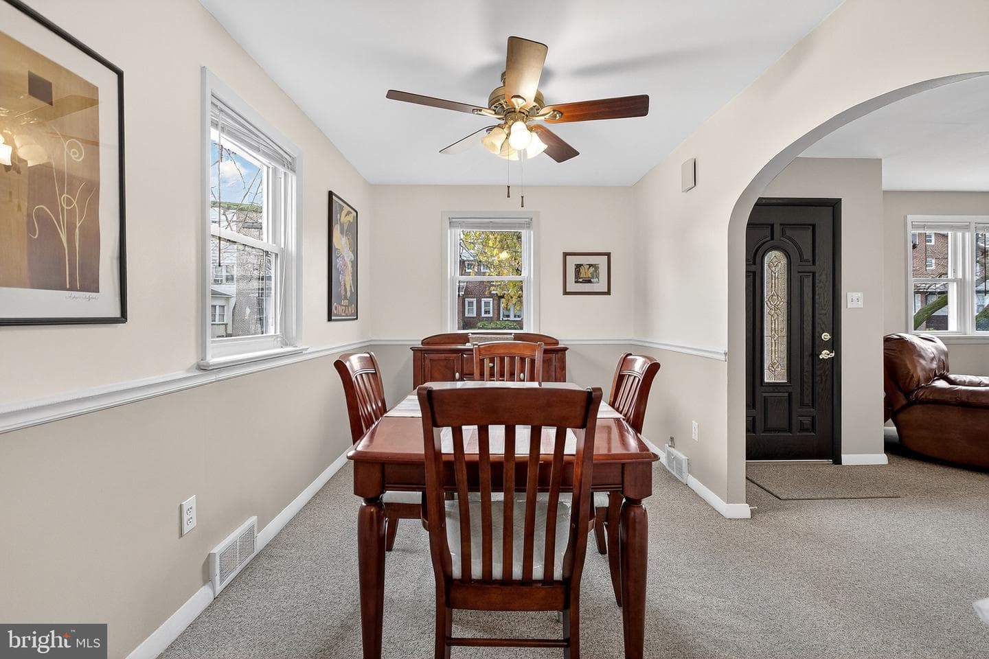 111 E Oak Lane photo 13