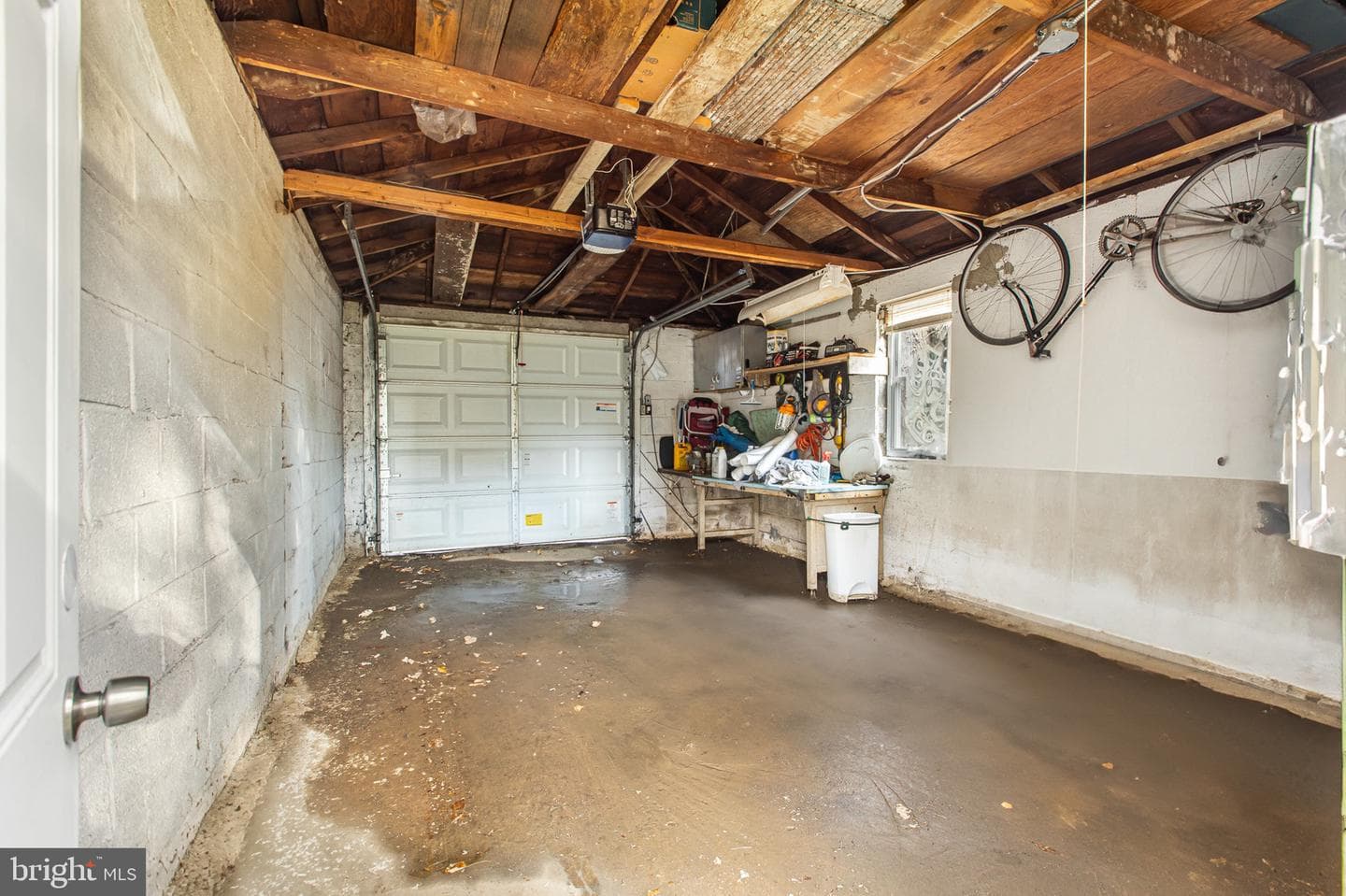 111 E Oak Lane photo 42