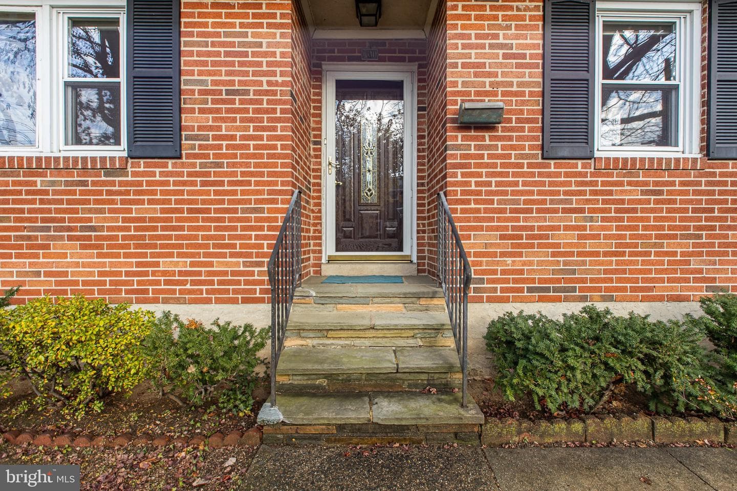 111 E Oak Lane photo 6