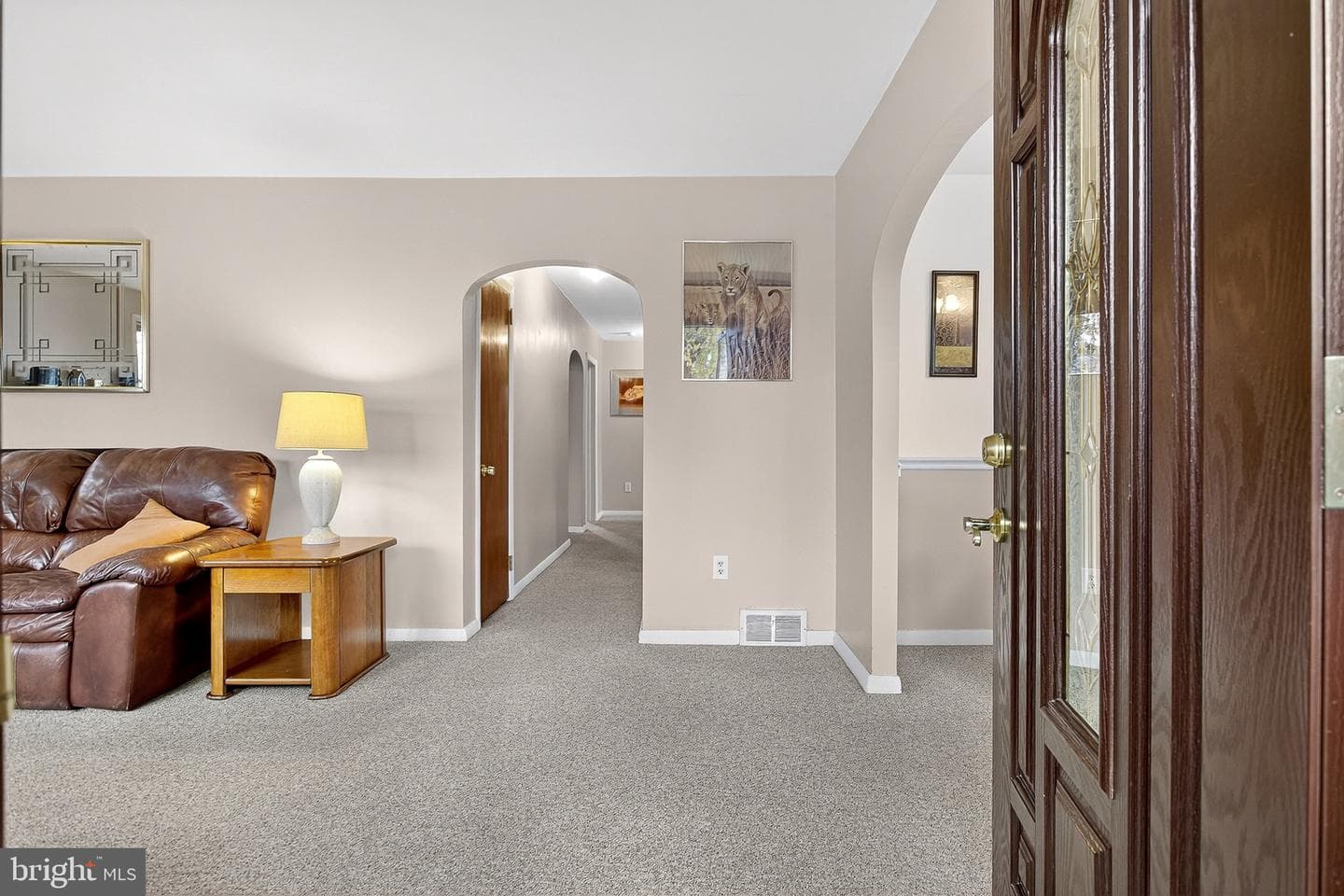 111 E Oak Lane photo 7