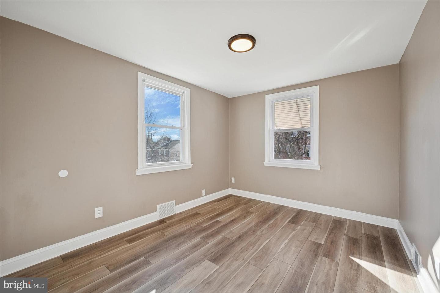 1228 Bryan Street photo 12