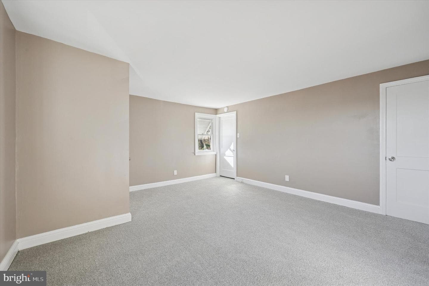 1228 Bryan Street photo 16