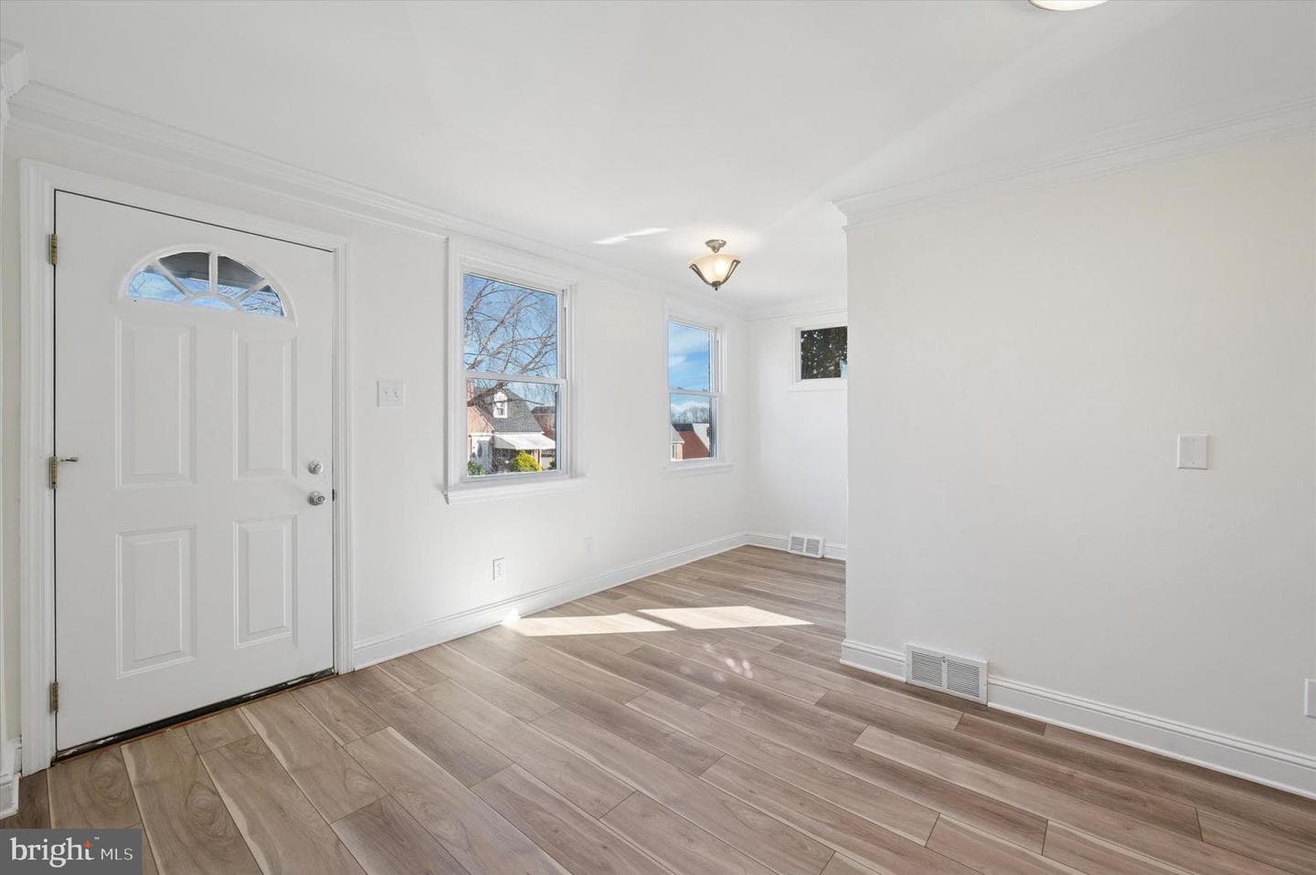 1228 Bryan Street photo 3