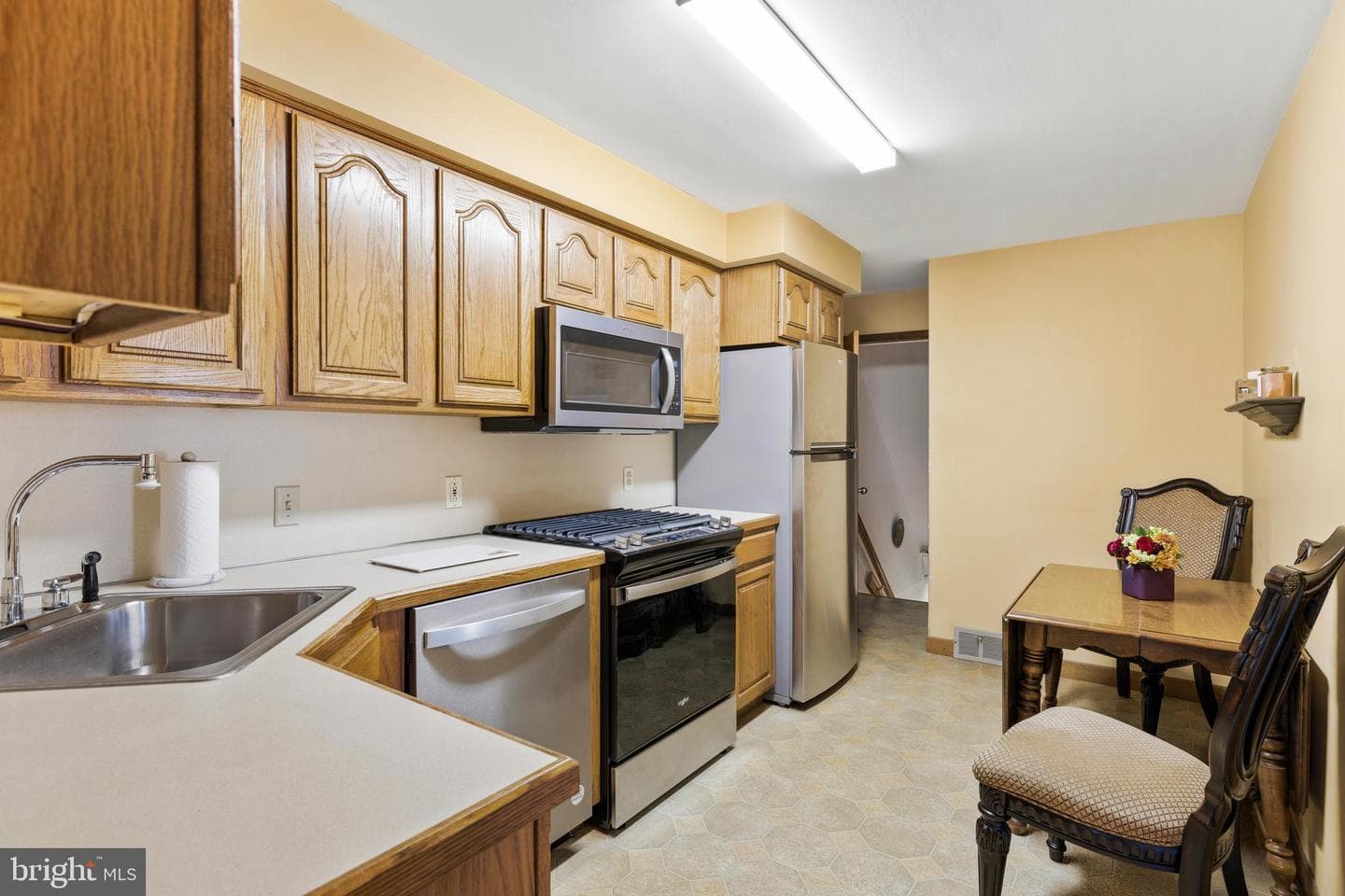 332 Holland Street photo 9
