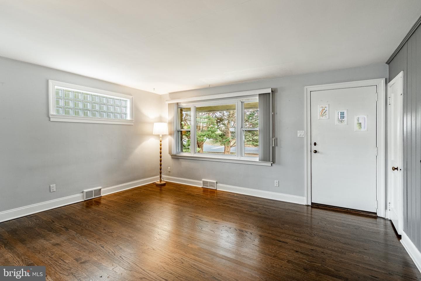 301 2nd Avenue photo 4