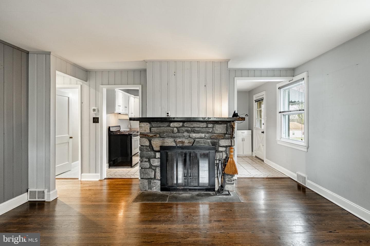 301 2nd Avenue photo 5