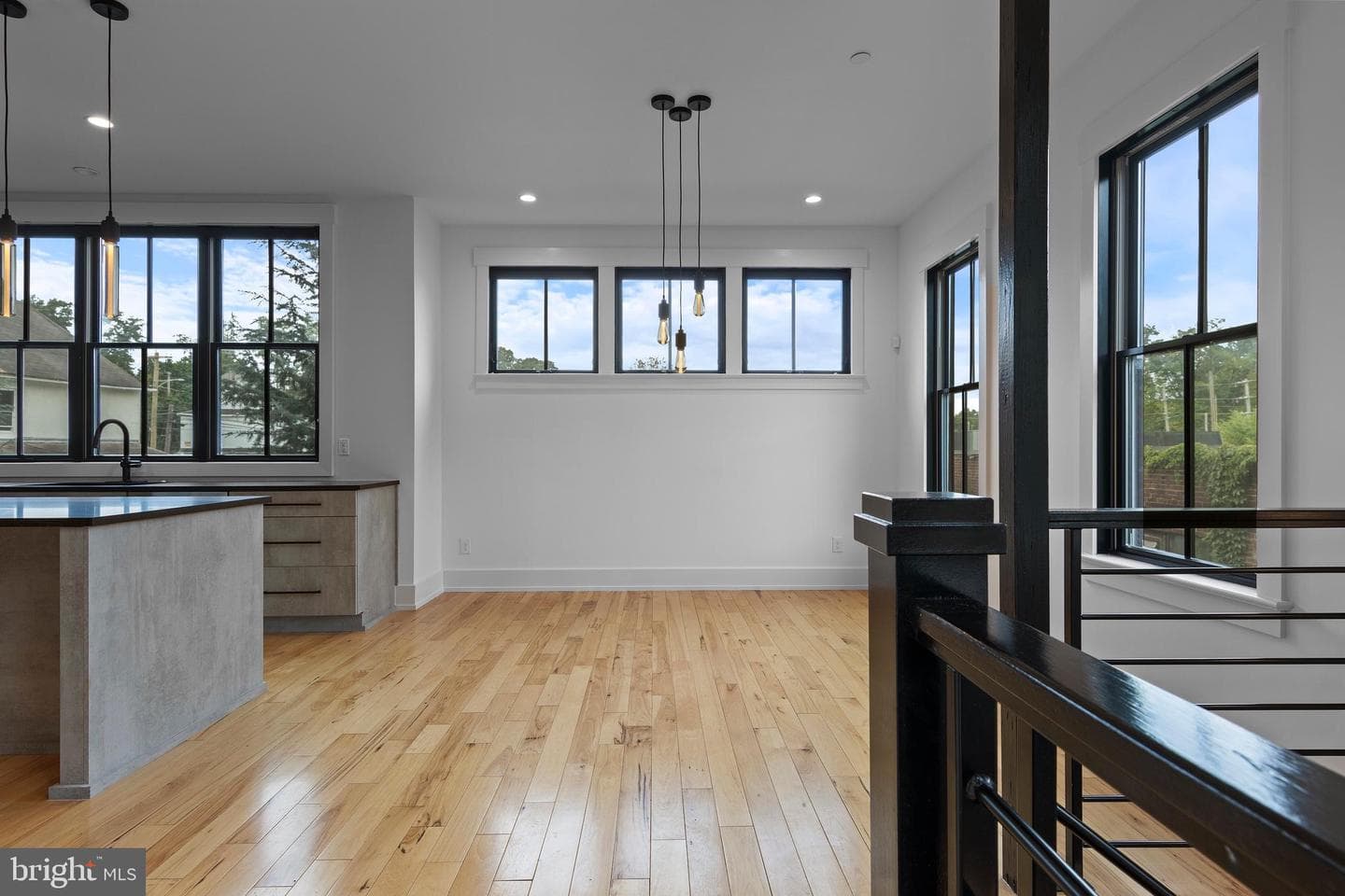 207 Willow Avenue photo 12