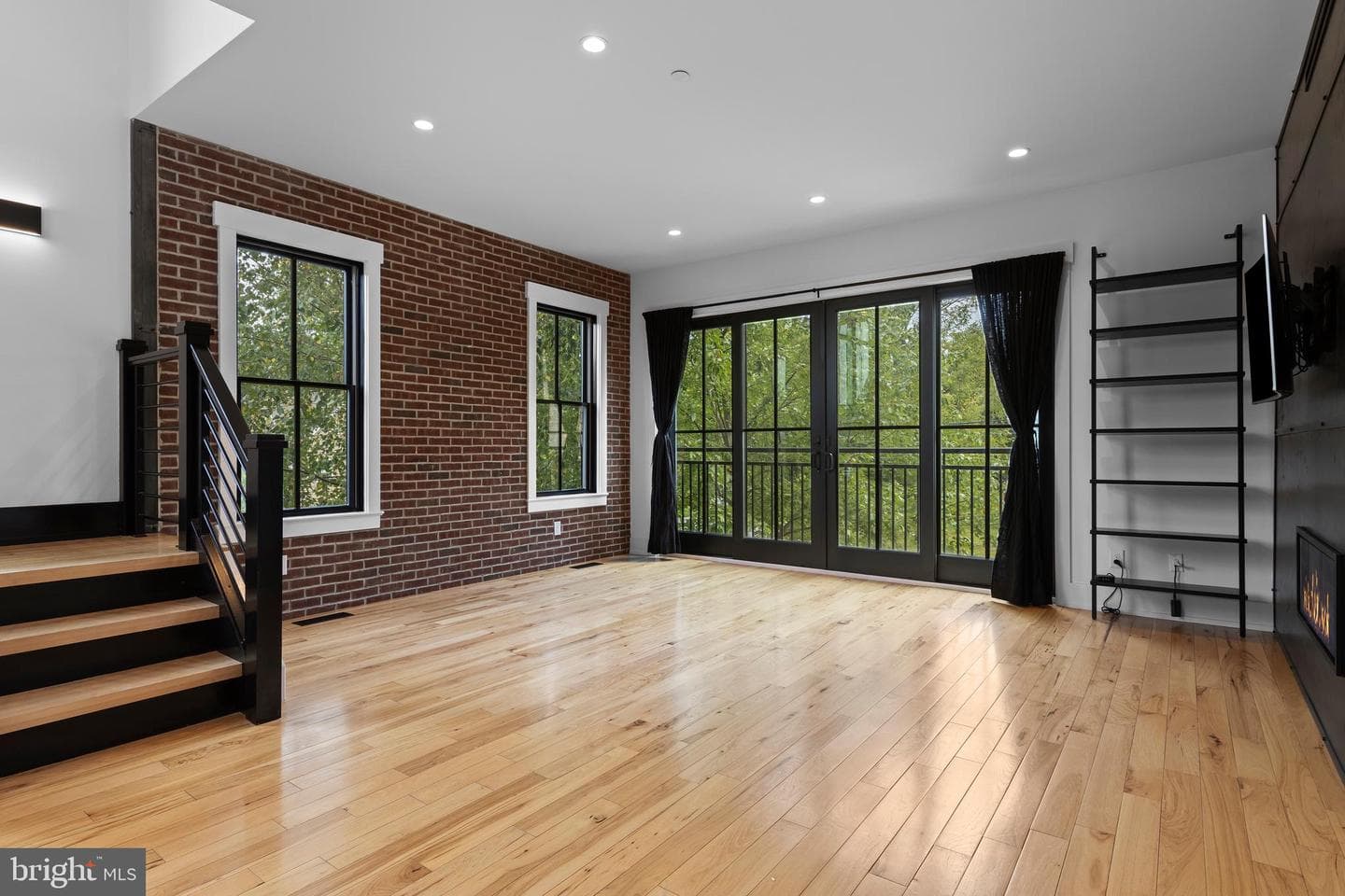 207 Willow Avenue photo 14