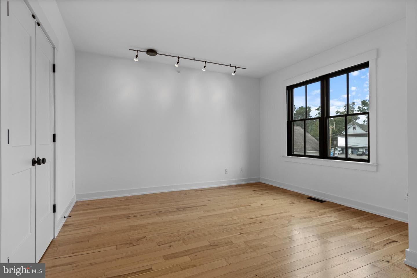 207 Willow Avenue photo 22