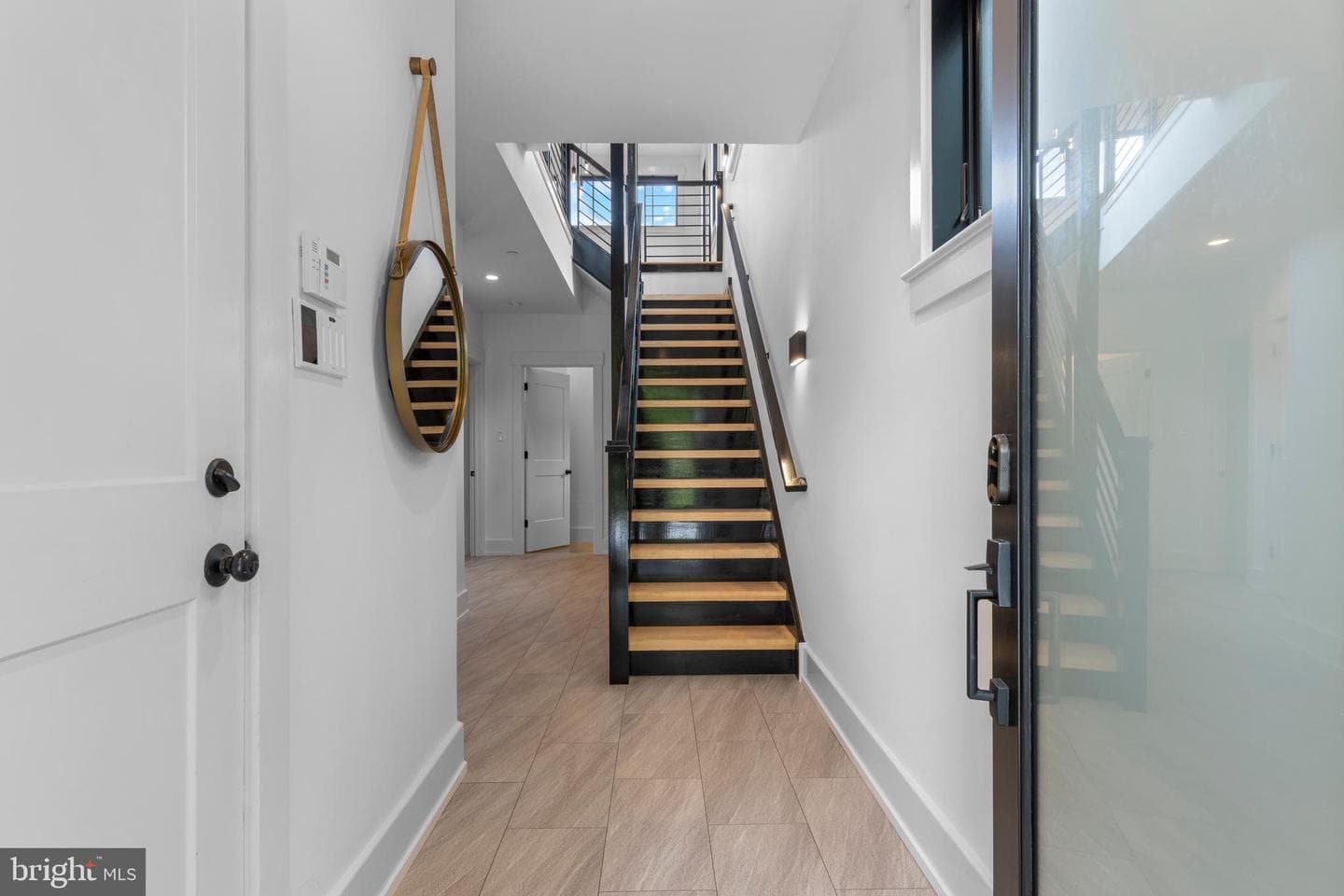 207 Willow Avenue photo 3