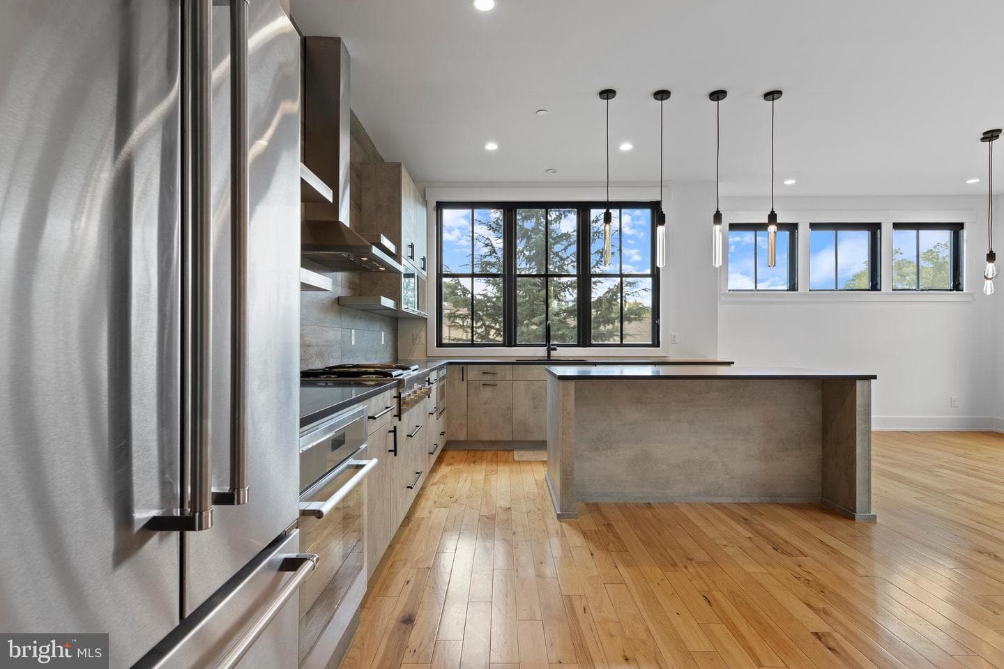 207 Willow Avenue photo 8