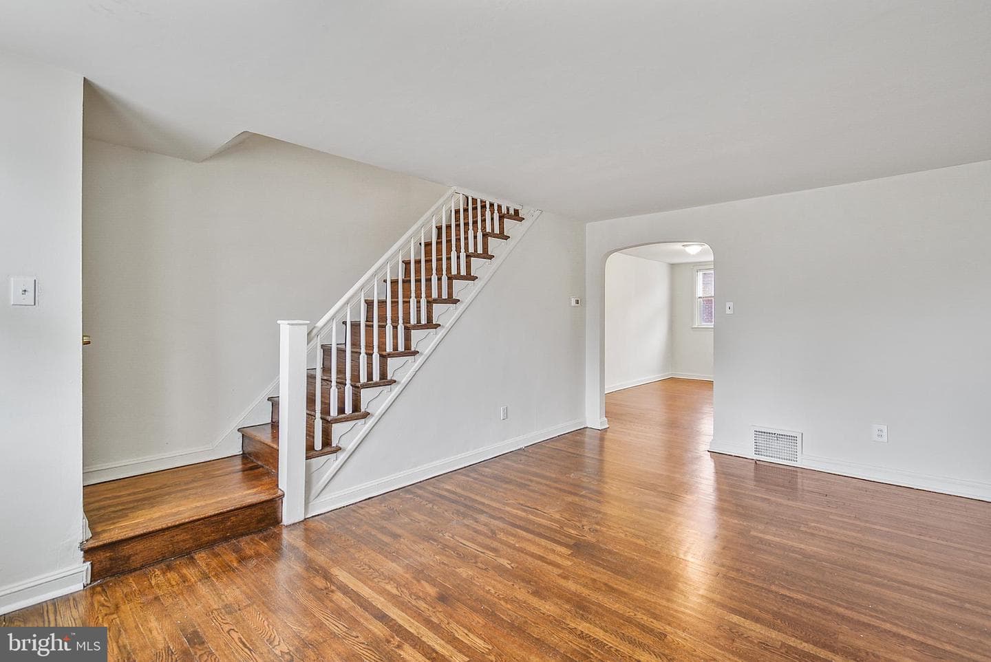 1246 Wycombe Avenue photo 2