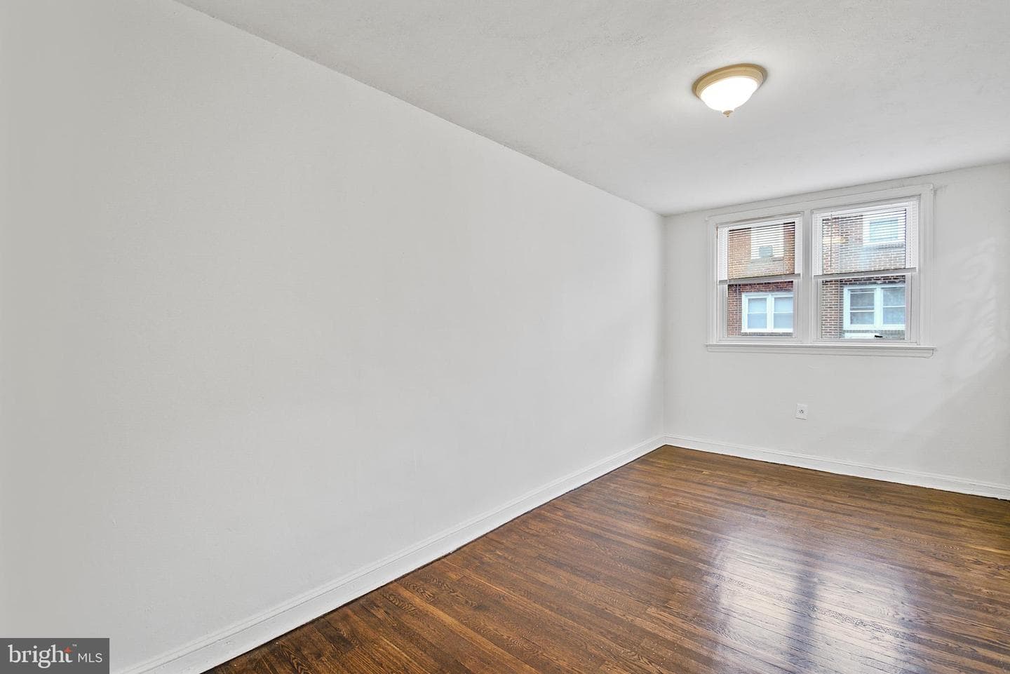 1246 Wycombe Avenue photo 4
