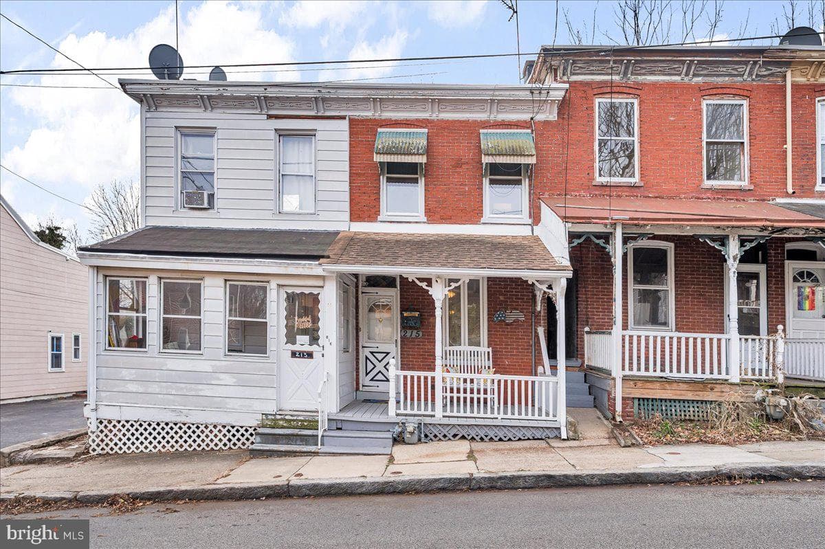215 8th Street photo 2