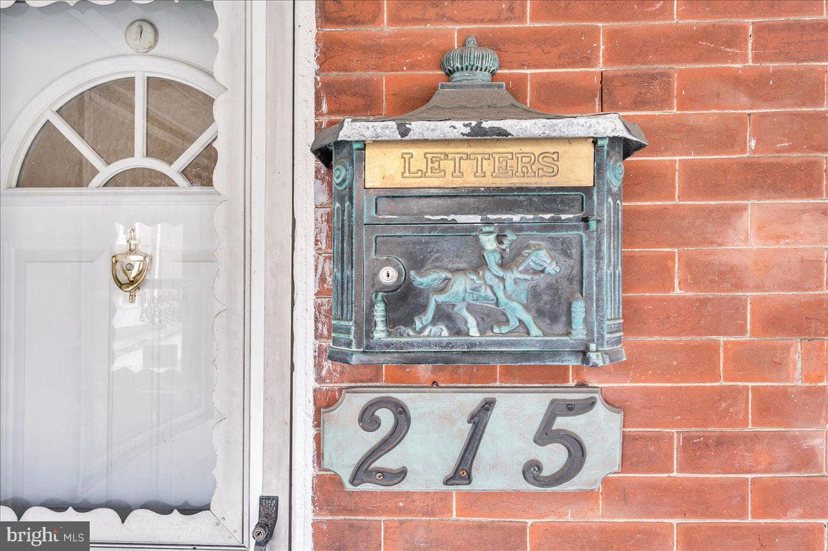215 8th Street photo 4