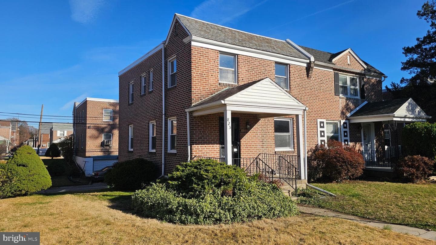 825 Laurel Road photo 2