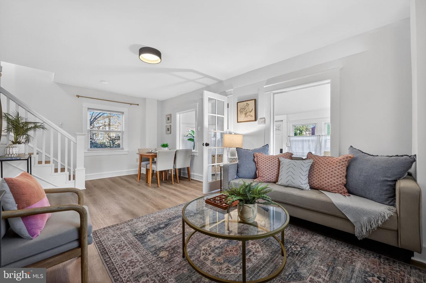 446 Vernon Street photo 10