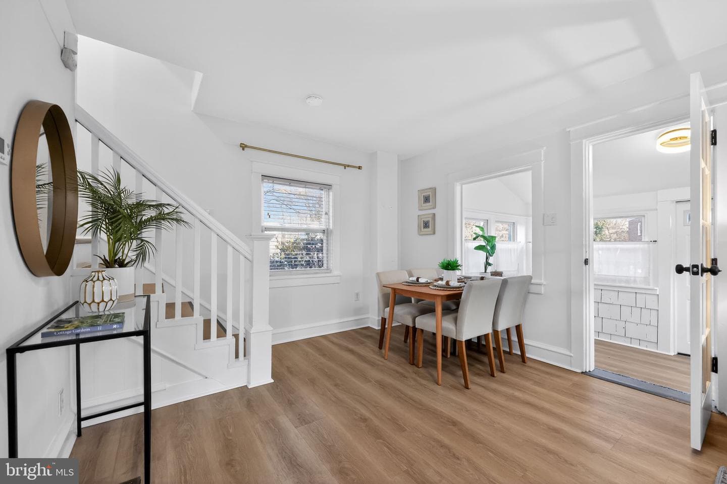 446 Vernon Street photo 16