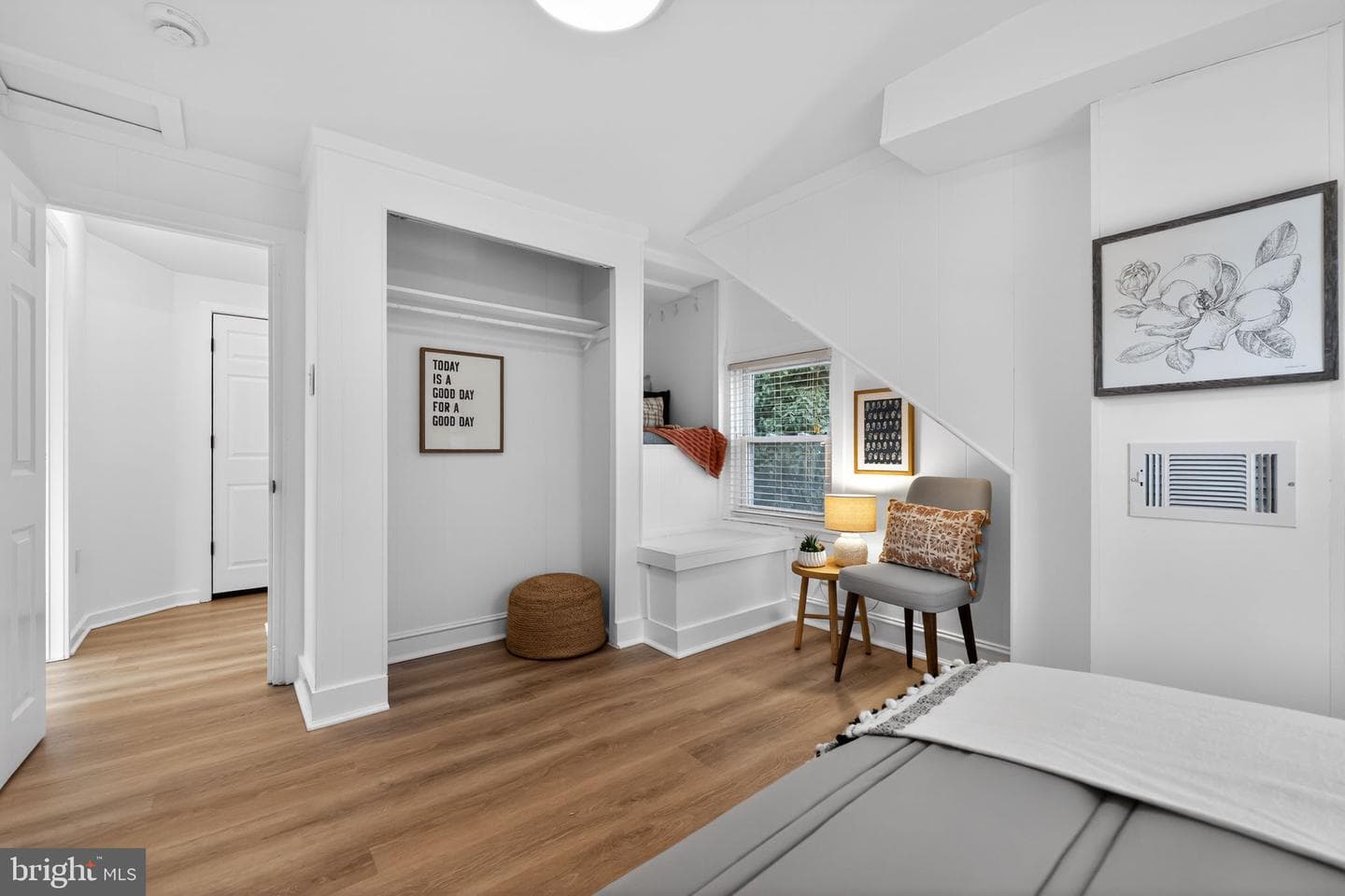 446 Vernon Street photo 26