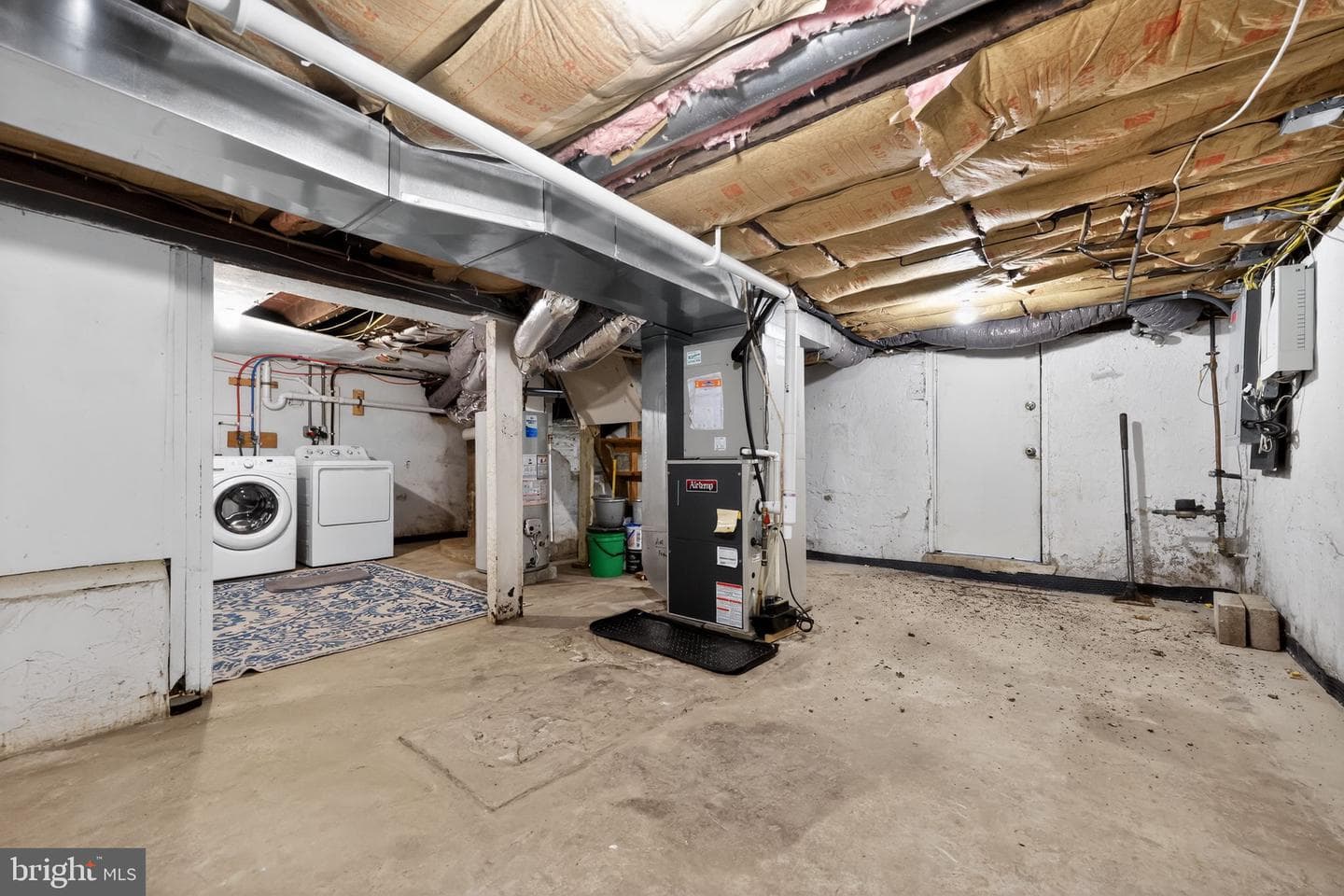 446 Vernon Street photo 29