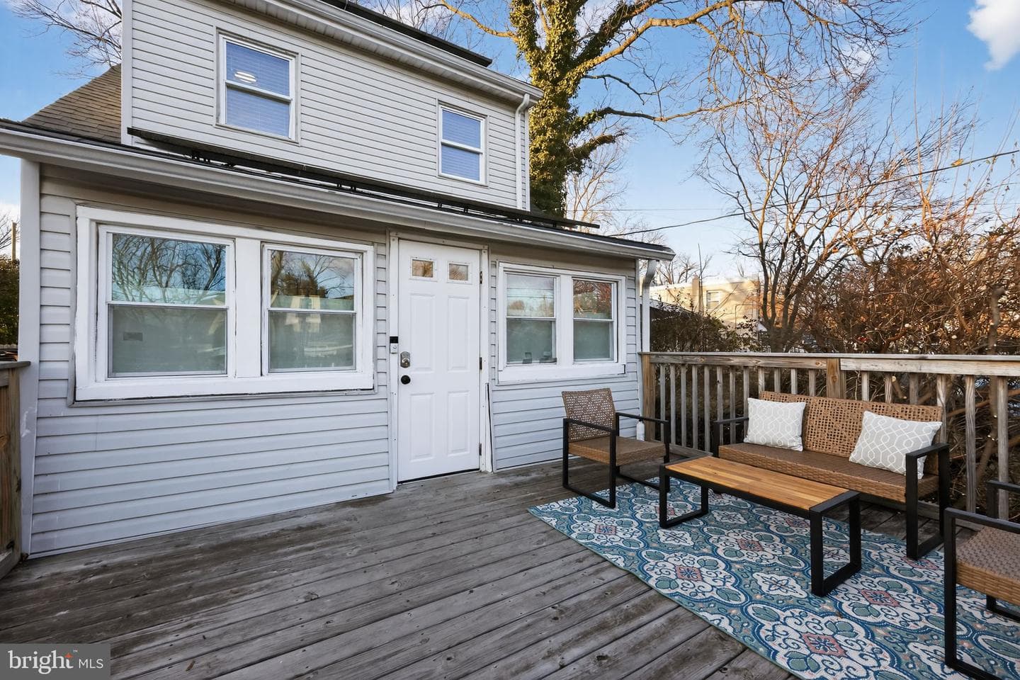 446 Vernon Street photo 3