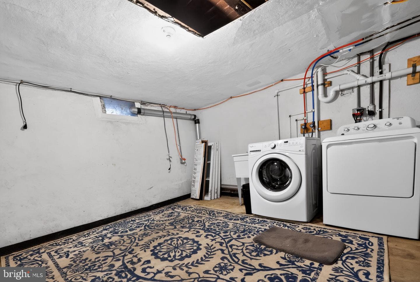 446 Vernon Street photo 30