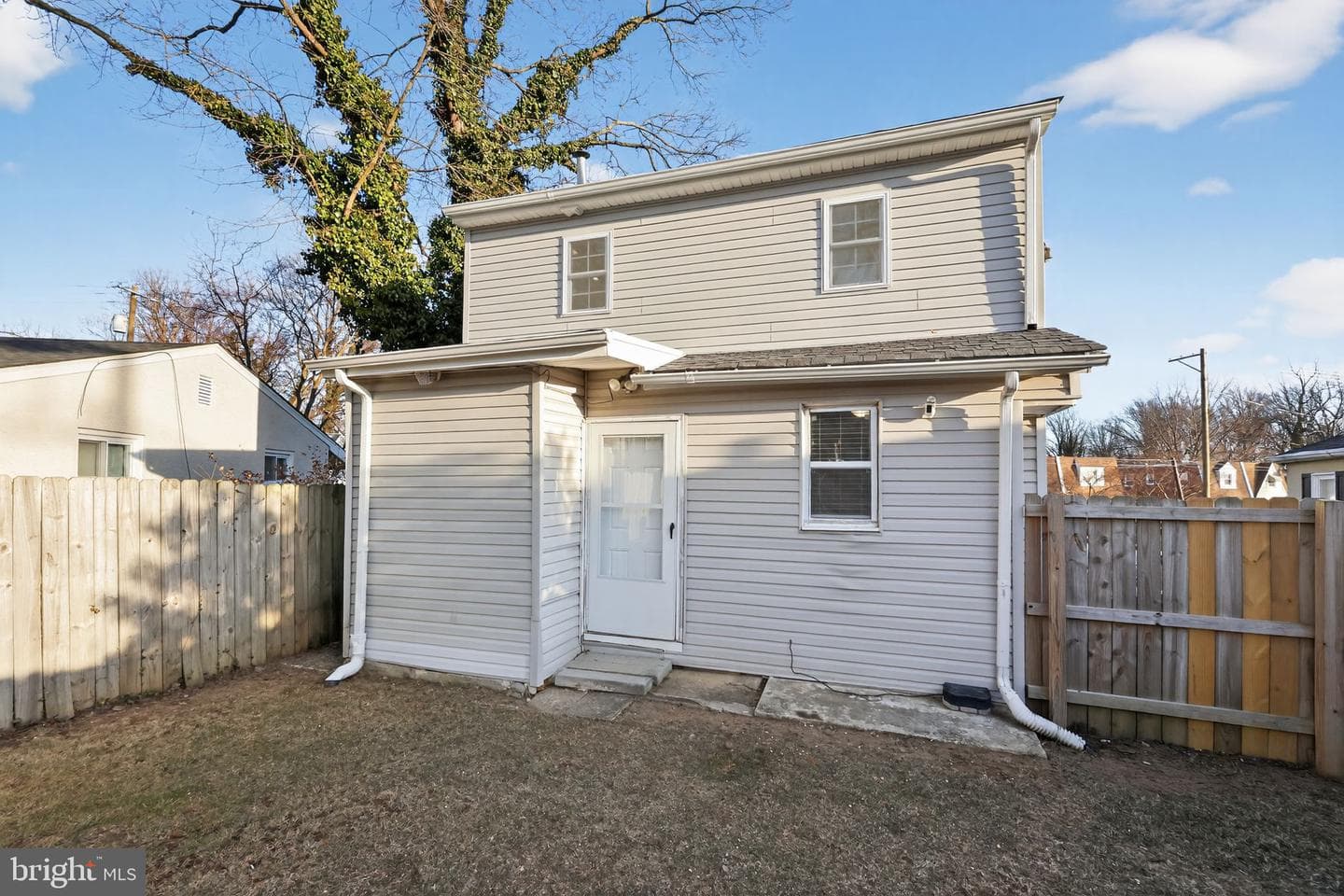 446 Vernon Street photo 31