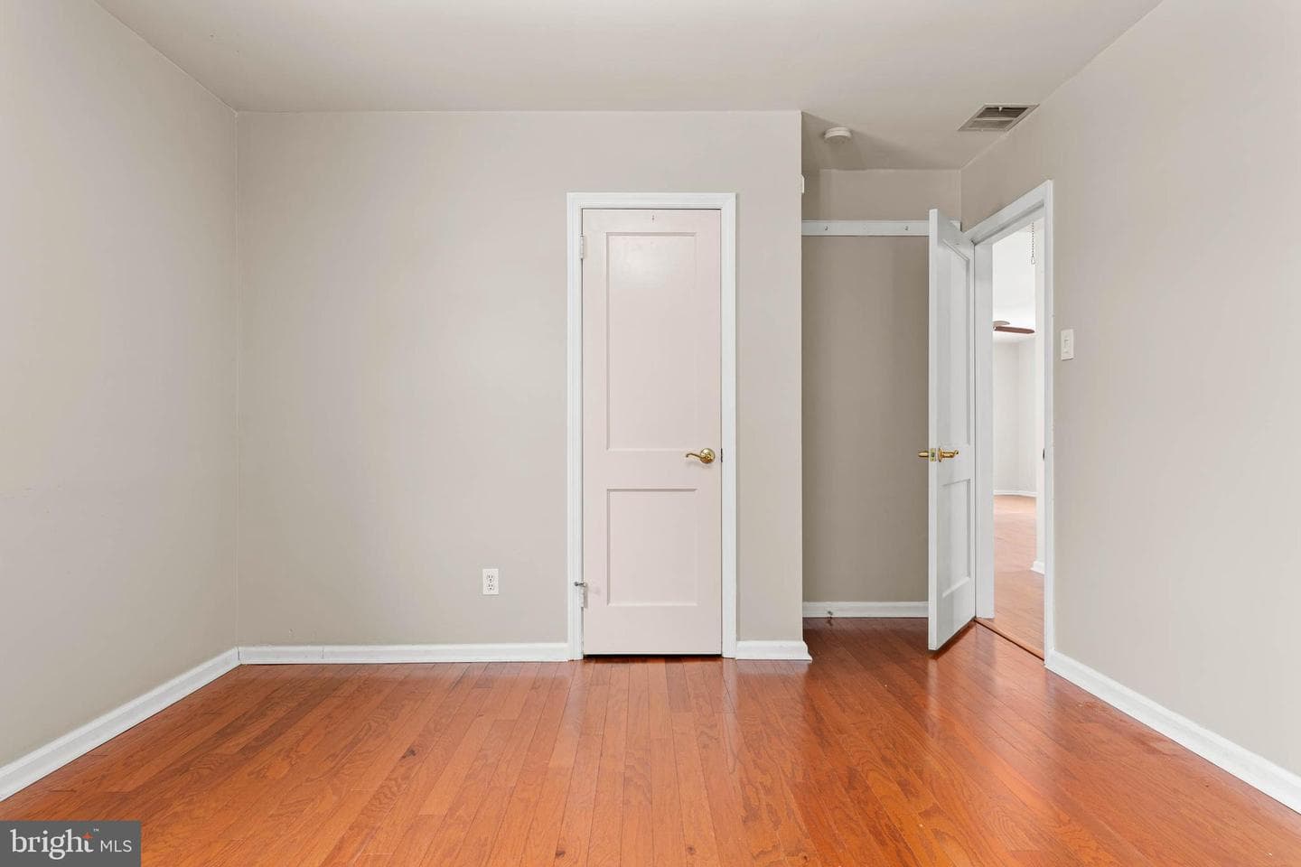 22 Longwood Drive photo 13