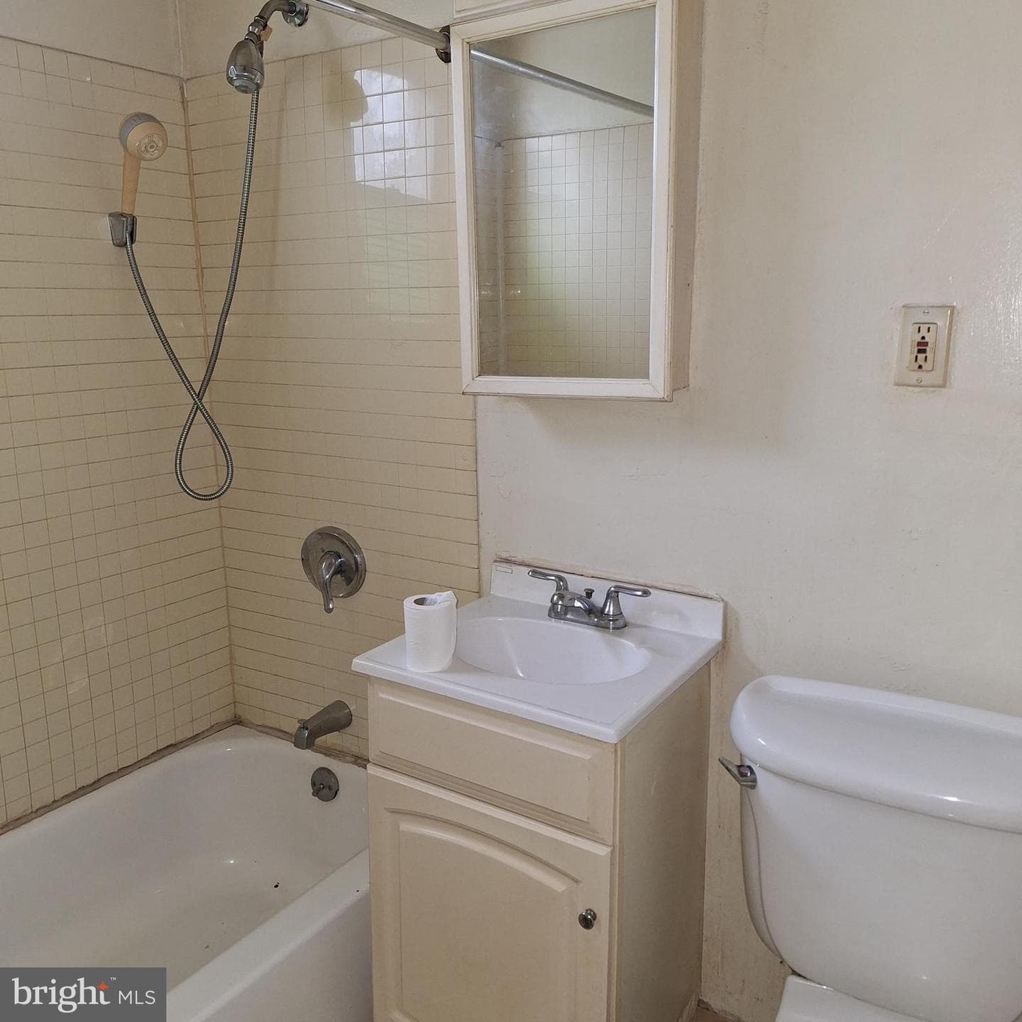 413 Trenton Court photo 5