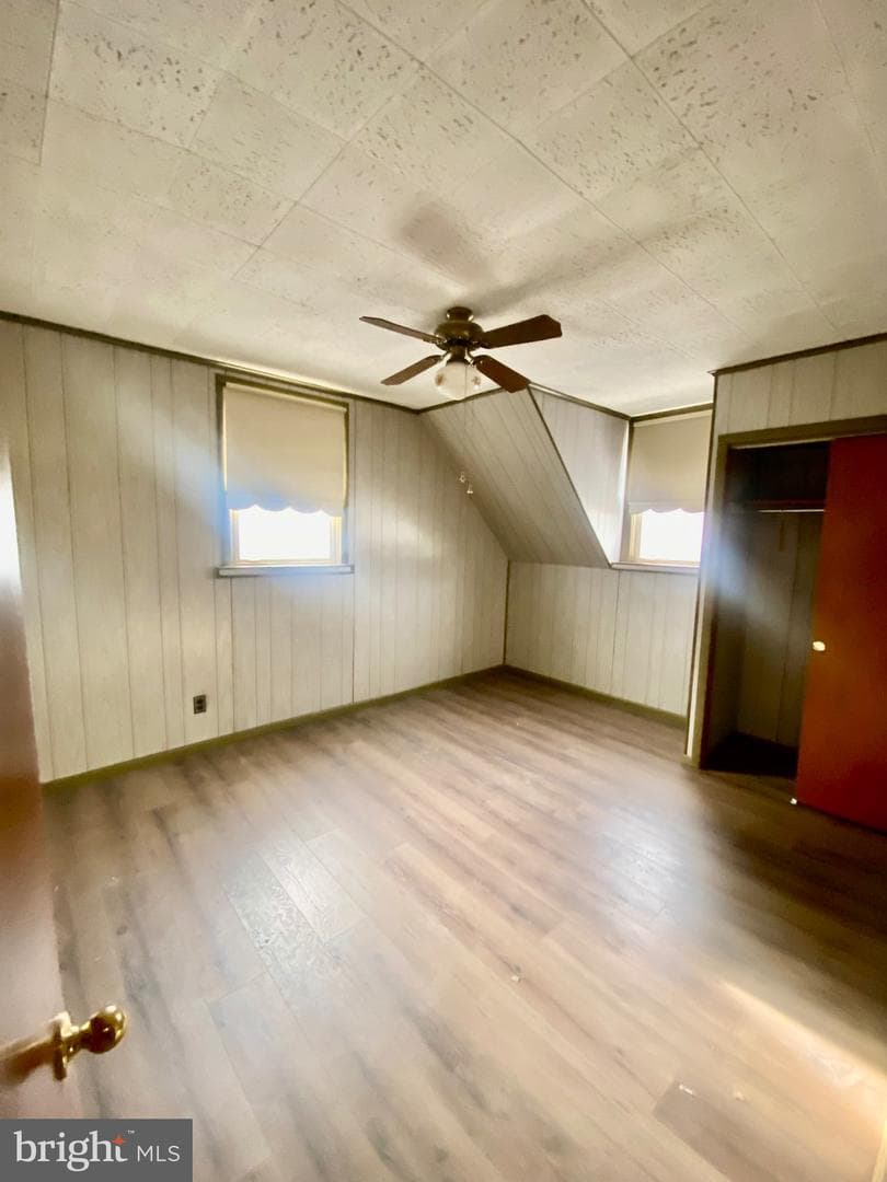 1305 Ridley Avenue photo 17