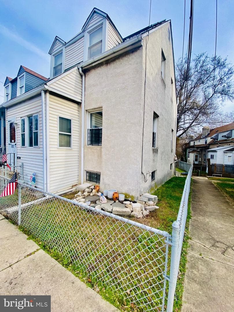 1305 Ridley Avenue photo 3