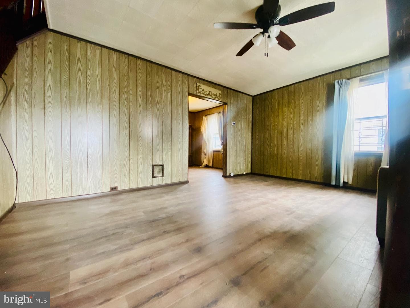 1305 Ridley Avenue photo 6
