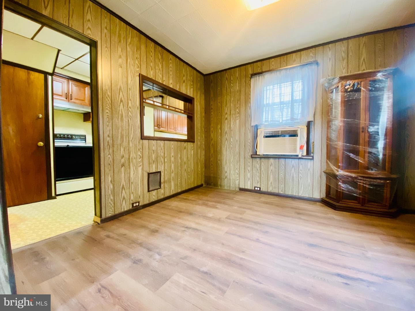 1305 Ridley Avenue photo 9