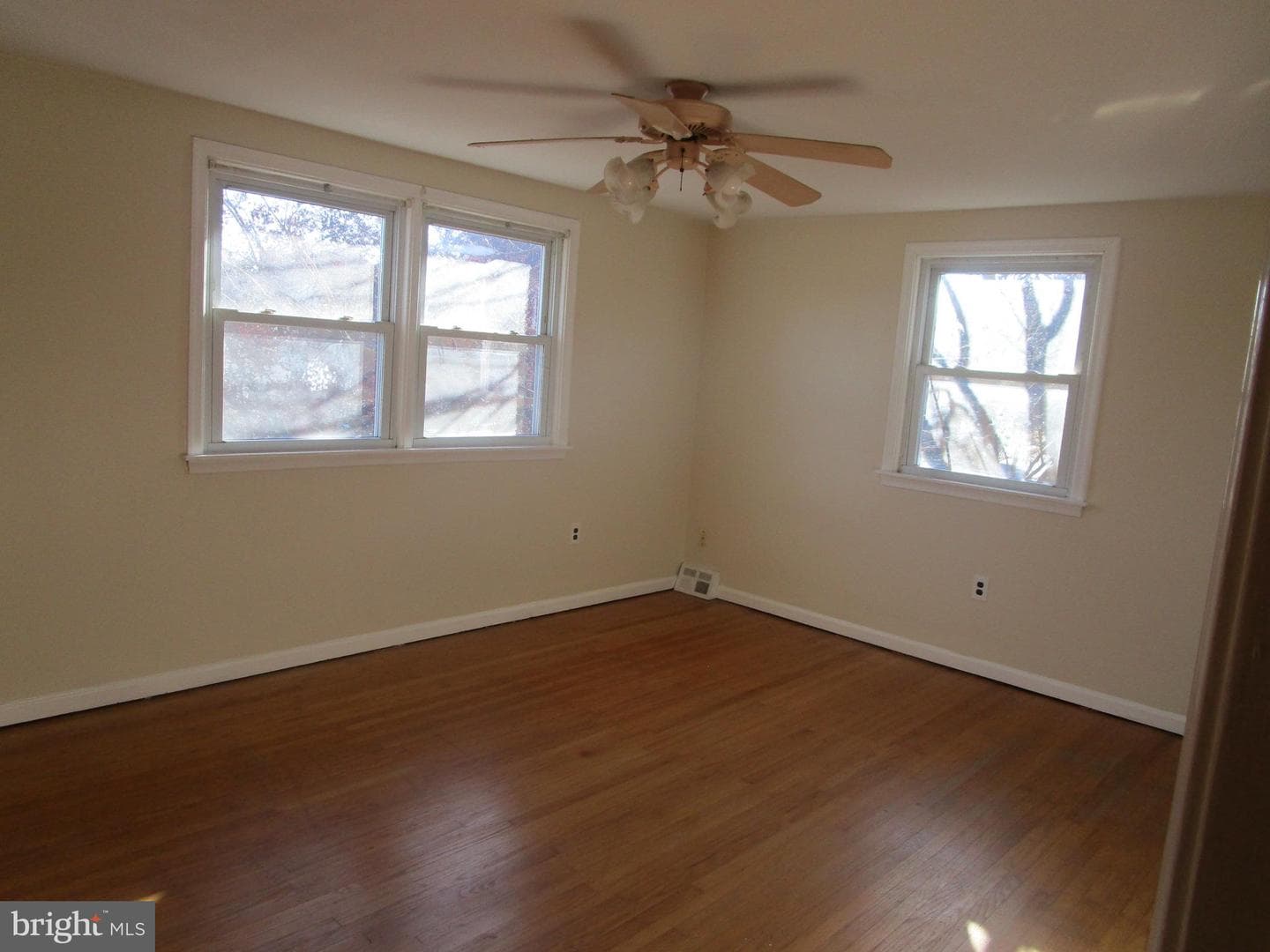 135 Drexel Avenue photo 13