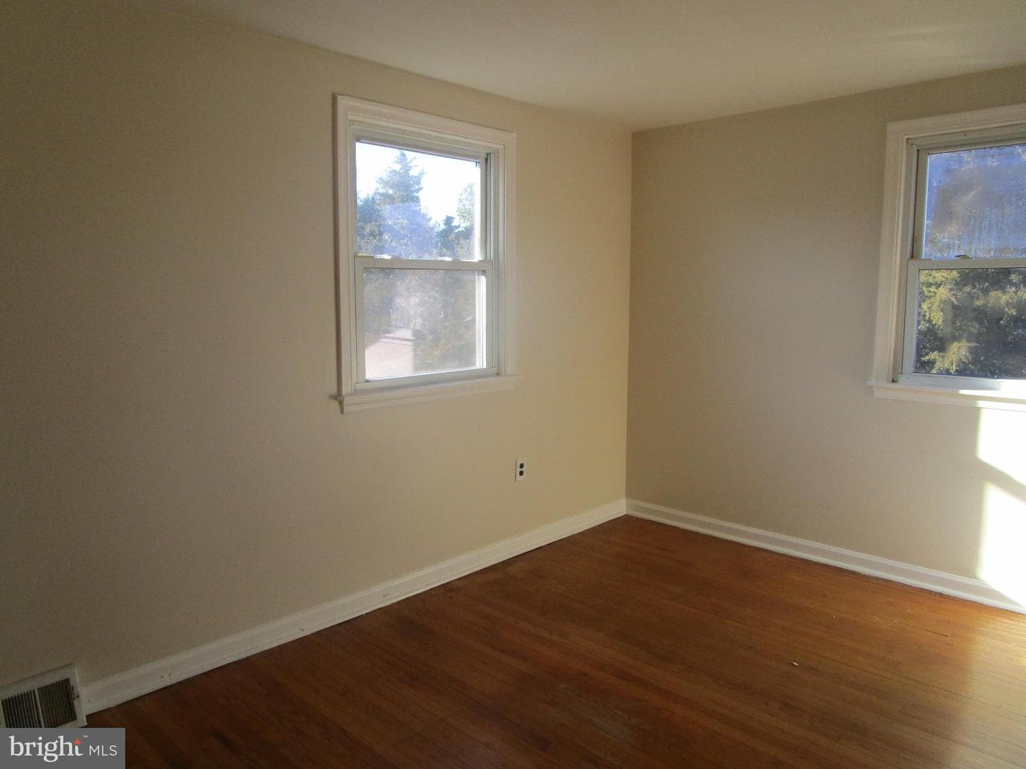 135 Drexel Avenue photo 18