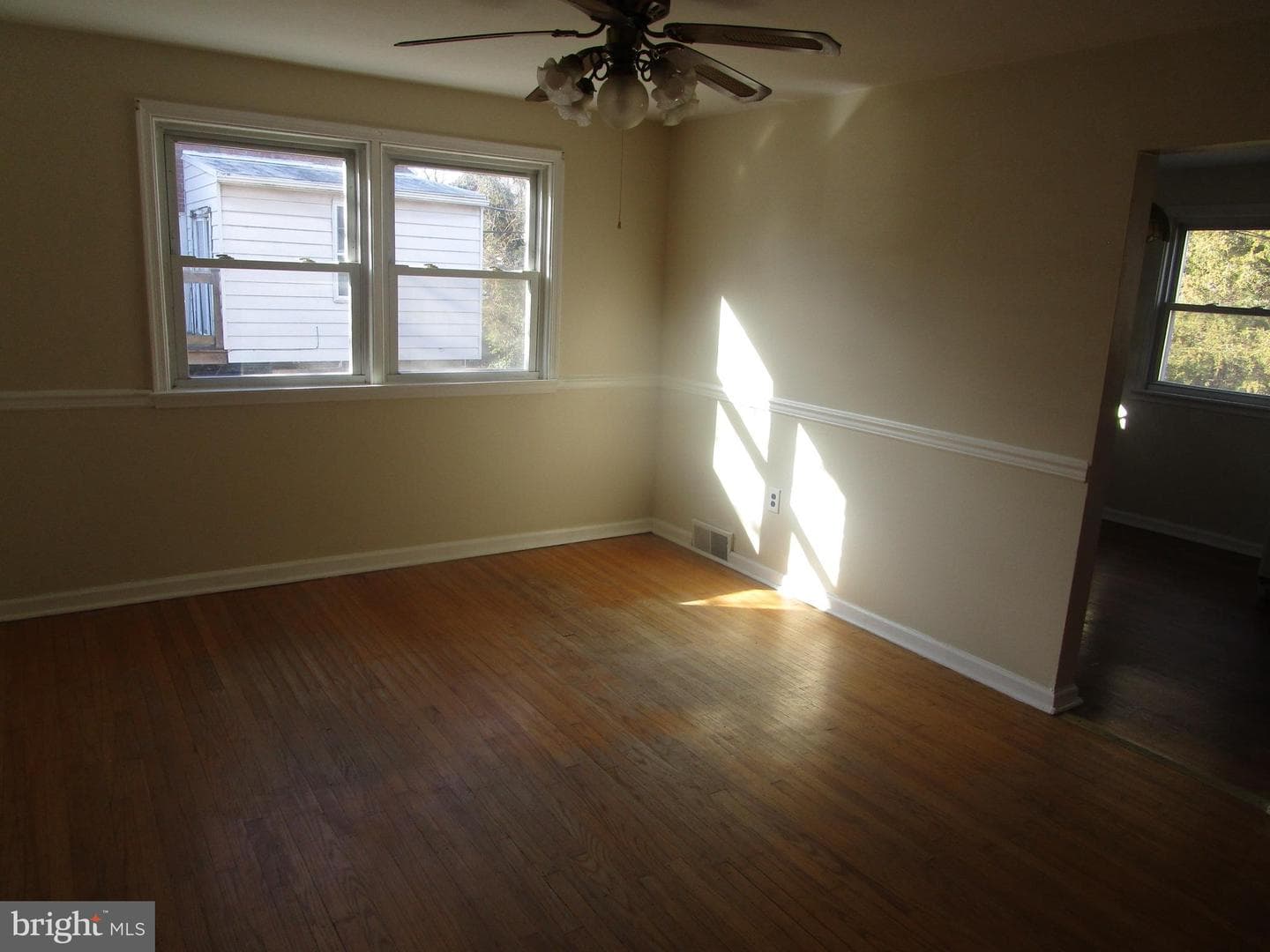 135 Drexel Avenue photo 6