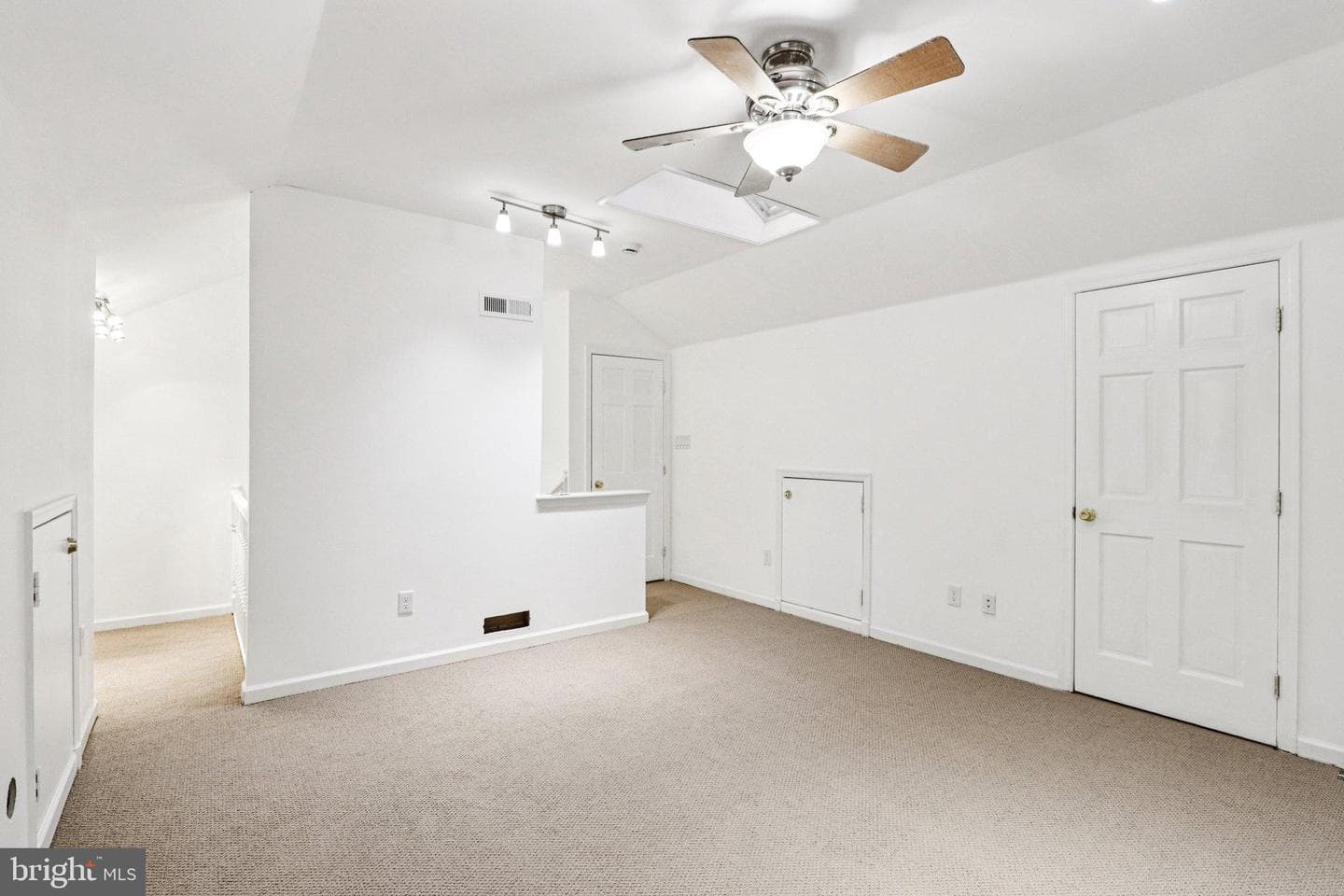 120 Eaton Drive photo 32